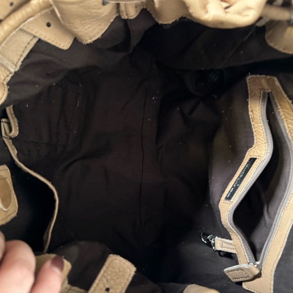 Kenneth Cole New York tan leather hobo shoulder bag - Picture 9 of 10